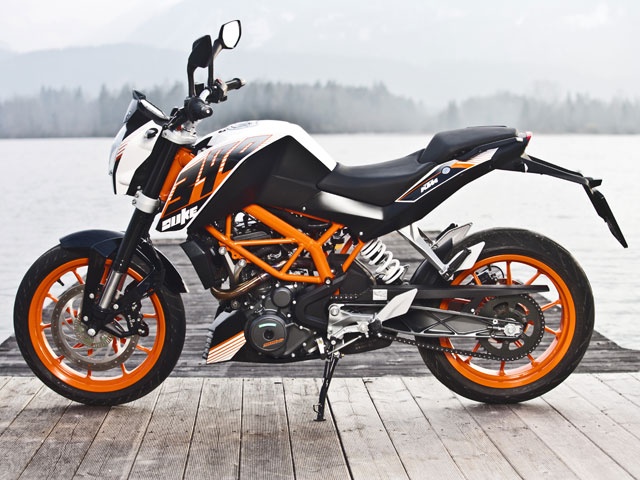 ktm-duke-390-photo-static-16_640x480.jpg